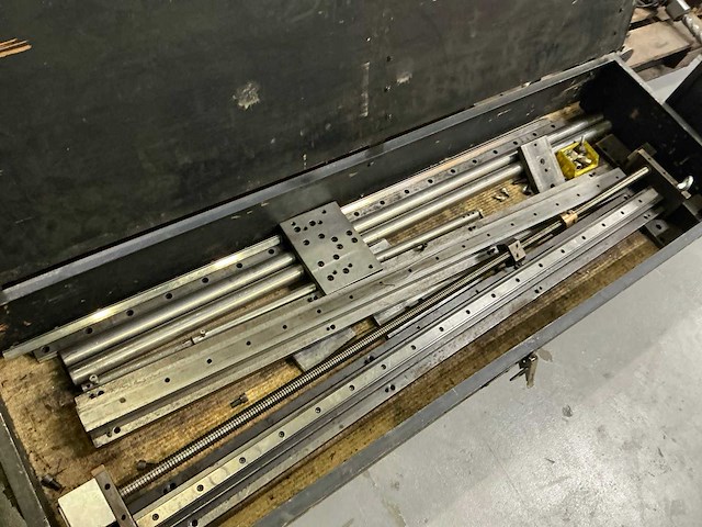 Liniaire actuator/ freesbalk guide rail - afbeelding 1 van  5