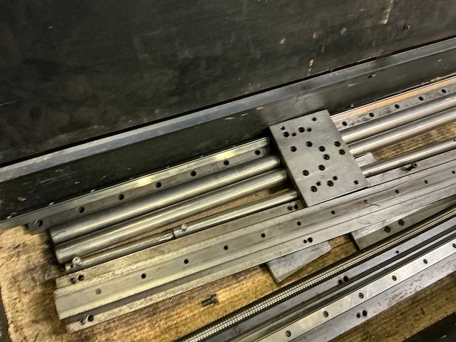 Liniaire actuator/ freesbalk guide rail - afbeelding 3 van  5