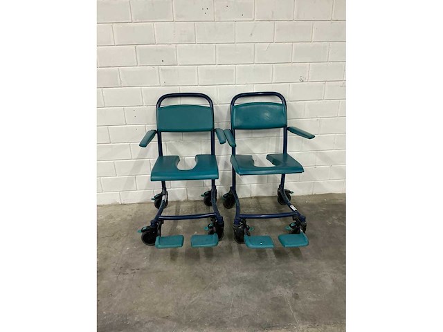 Linido handicare - verrijdbare douchestoel toiletstoel (2x) - afbeelding 2 van  4