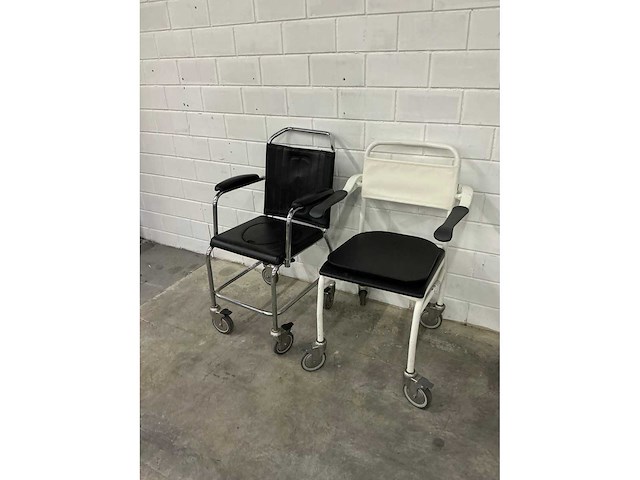 Linido handicare - verrijdbare douchestoel toiletstoel (2x) - afbeelding 3 van  4