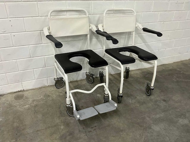 Linido handicare - verrijdbare douchestoel toiletstoel (2x) - afbeelding 1 van  4