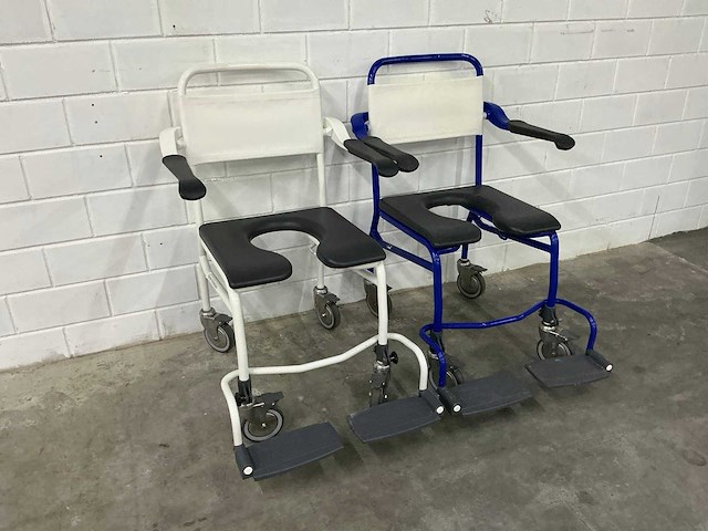 Linido handicare - verrijdbare douchestoel toiletstoel (2x) - afbeelding 1 van  4