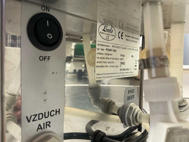 Links cold brewkoffiemachine - afbeelding 7 van  9