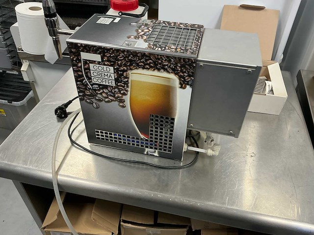 Links cold brewkoffiemachine - afbeelding 4 van  9