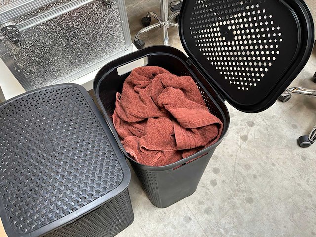 Linnenmand (2x) en flightcase (2x) - afbeelding 6 van  10