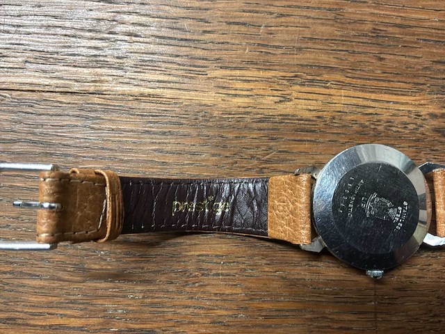 Lip mécanique t18 met zilveren riem - antimagnetisch - incabloc polshorloge - afbeelding 4 van  19