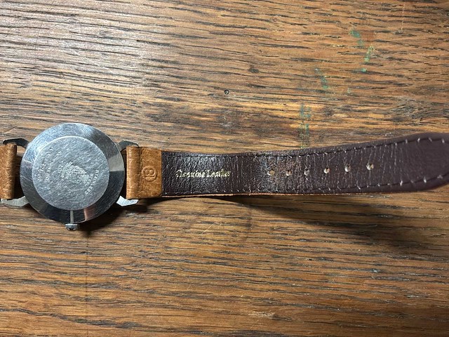 Lip mécanique t18 met zilveren riem - antimagnetisch - incabloc polshorloge - afbeelding 5 van  19