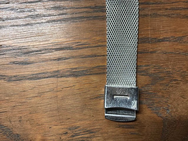 Lip mécanique t18 met zilveren riem - antimagnetisch - incabloc polshorloge - afbeelding 16 van  19