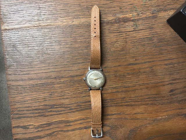 Lip mécanique t18 met zilveren riem - antimagnetisch - incabloc polshorloge - afbeelding 19 van  19