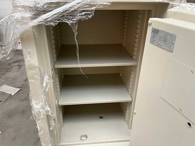 Lips europa kluis - afbeelding 7 van  7