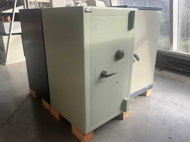 Lips kluis - afbeelding 1 van  4