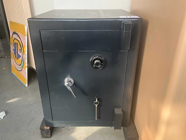 Lips kluis - afbeelding 1 van  4