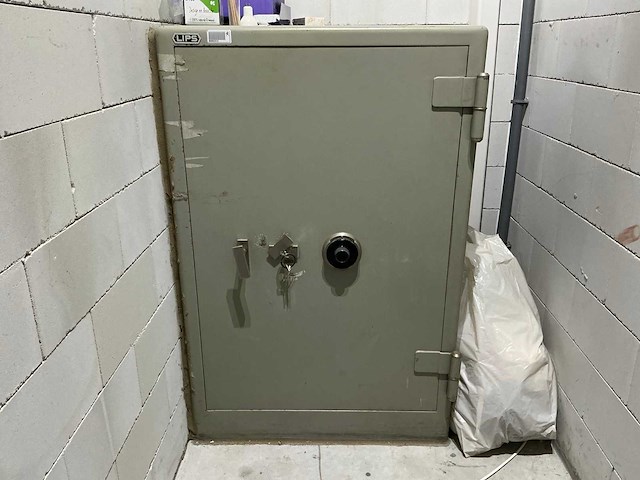 Lips kluis - afbeelding 1 van  3