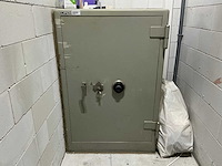 Lips kluis - afbeelding 1 van  3