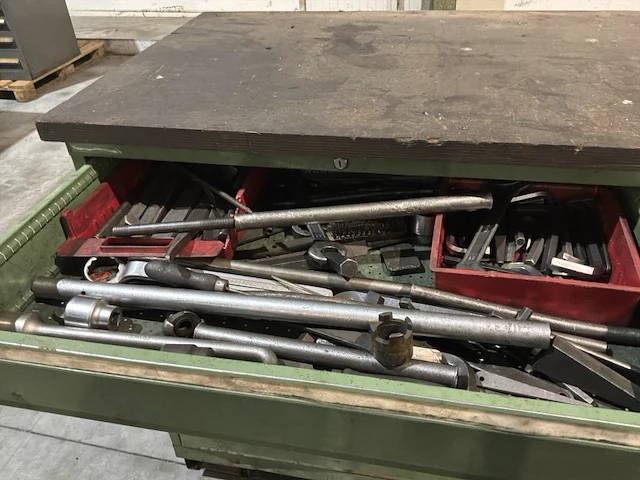 Lista industriële metalen werkbank - afbeelding 5 van  16