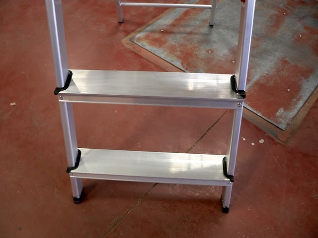 Litan aluminium trapladder - afbeelding 4 van  4
