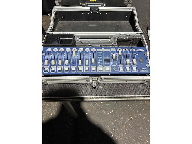 Lite 8 - light mixing console lite 8 - afbeelding 2 van  2