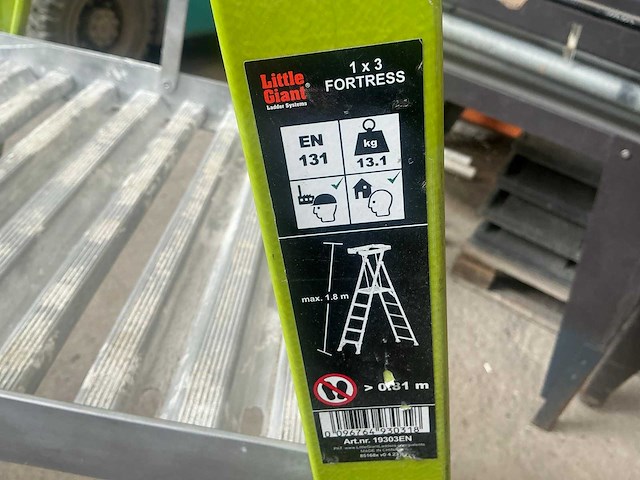 Little giant fortress 1x3 polyester platformladder - afbeelding 6 van  6