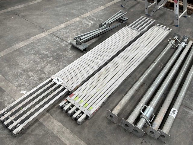 Little giant ladder bok met telescopische loopplank (2x) - afbeelding 1 van  4