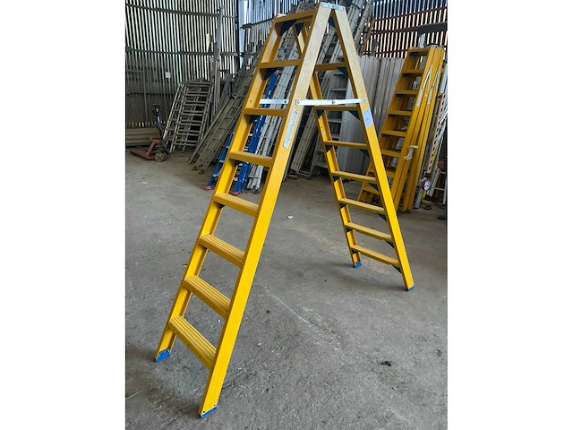 Lm dtrg 8 polyester trapladder - afbeelding 4 van  5
