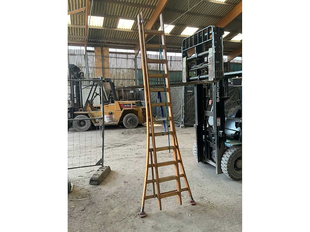 Lm t2x12 houten schuifladder - afbeelding 1 van  4
