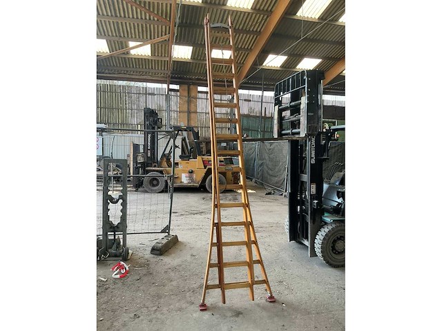 Lm t2x16 houten schuifladder - afbeelding 1 van  3