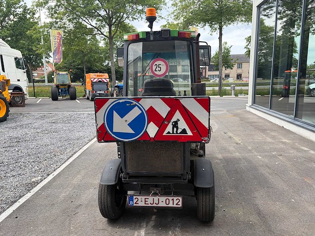 Lm trac - 2011 - 286 2wd - straatveegmachine - afbeelding 13 van  16