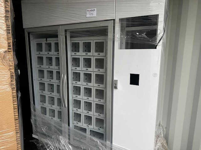 Locker - 40 vakken - verkoopautomaat - afbeelding 2 van  3