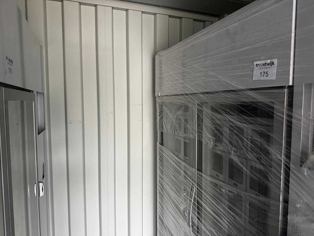 Locker - 40 vakken - verkoopautomaat - afbeelding 1 van  4