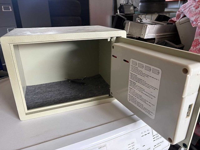 Locker - afbeelding 4 van  4