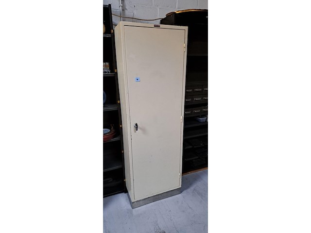 Locker - afbeelding 1 van  3