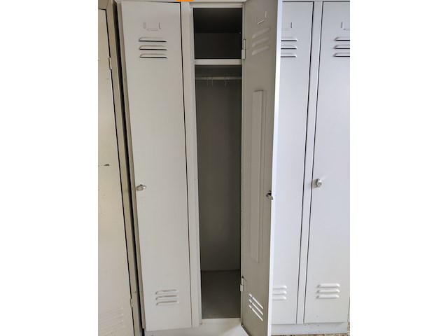 Locker - afbeelding 2 van  2