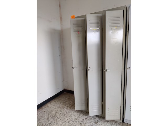 Locker - afbeelding 1 van  2