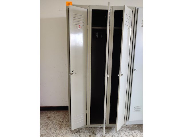 Locker - afbeelding 2 van  2