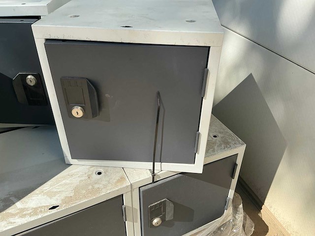 Lockerkast (9x) - afbeelding 1 van  3