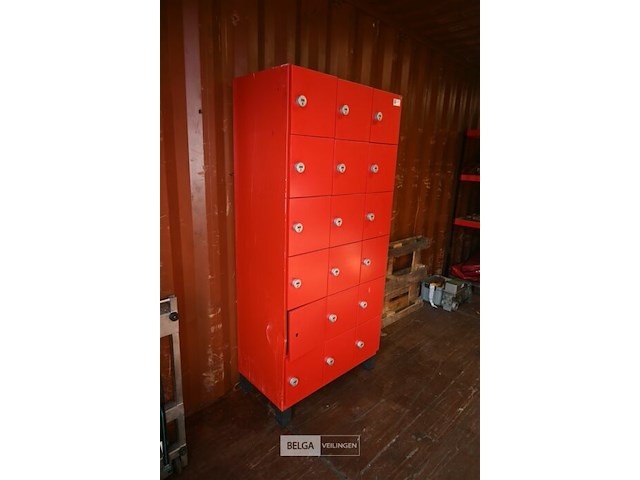 Lockerkast met 18 deuren - afbeelding 1 van  5