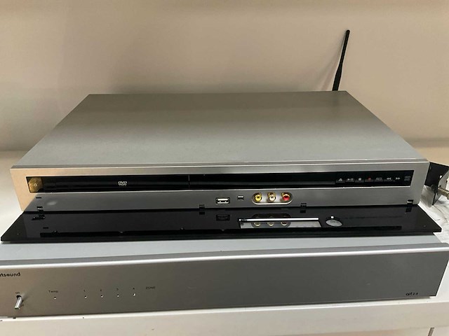 Loewe mediavision 3d bluray- & dvd speler - afbeelding 2 van  6