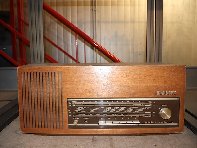 Loewe opta bello modern radio - afbeelding 1 van  7