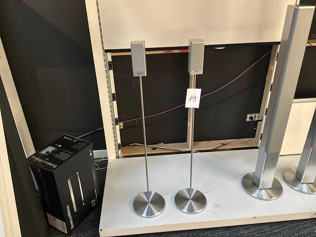 Loewe speaker op staander (2x) - afbeelding 4 van  4