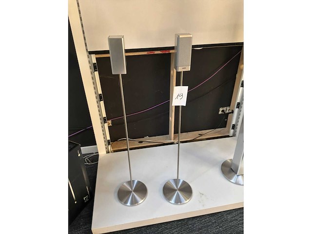 Loewe speaker op staander (2x) - afbeelding 3 van  4