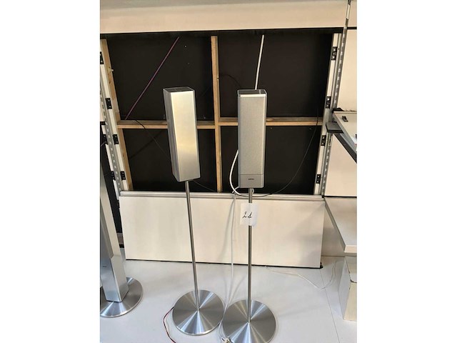 Loewe speaker op staander (2x) - afbeelding 3 van  4