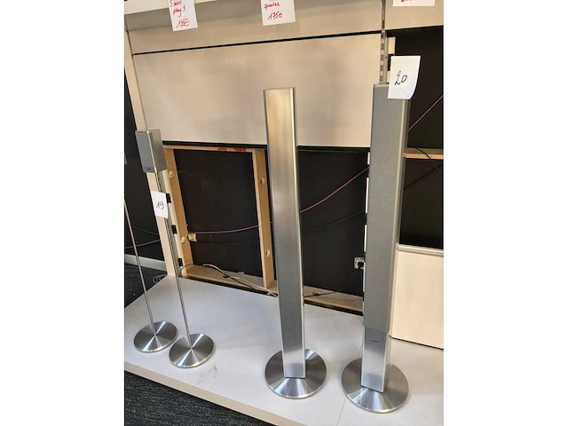 Loewe speaker op voet (2x) - afbeelding 3 van  4