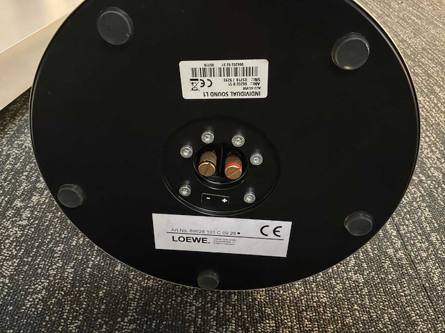 Loewe speaker op voet (2x) - afbeelding 4 van  4