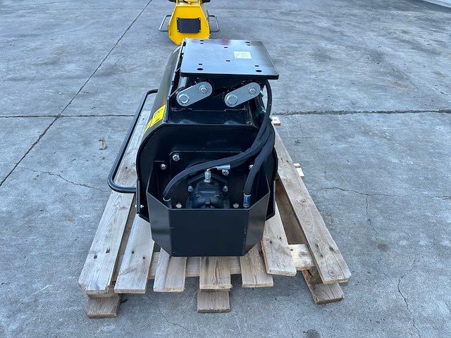 Lonati - 2025 - lnt - 800 - klepelmaaier voor graafmachine - afbeelding 6 van  8