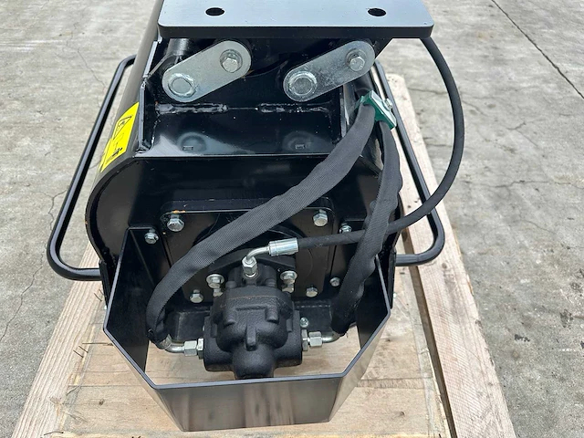 Lonati - 2025 - lnt-800 - klepelmaaier voor graafmachine - afbeelding 8 van  11