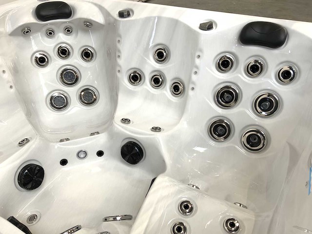 London with nordic insulation - jacuzzi 5 personen 230v - afbeelding 18 van  19