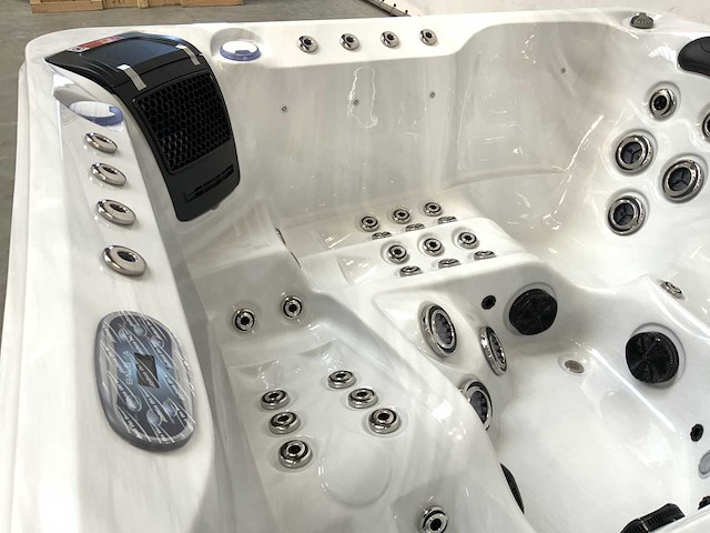 London with nordic insulation - jacuzzi 5 personen 230v - afbeelding 7 van  19