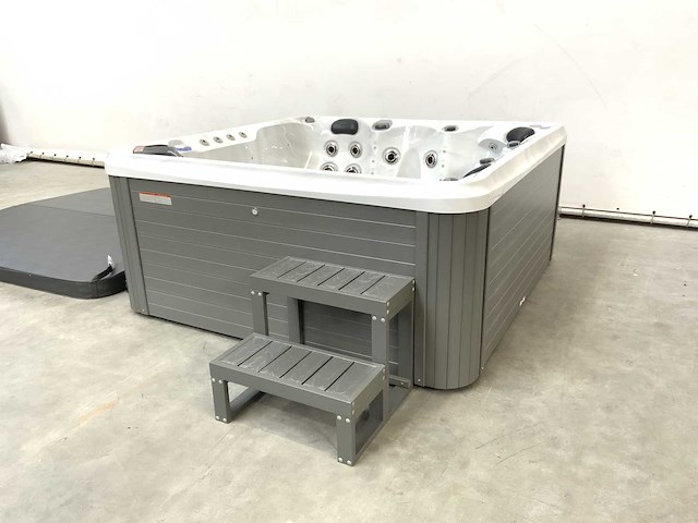 London with nordic insulation - jacuzzi 5 personen 230v - afbeelding 14 van  19