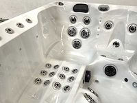 London with nordic insulation - jacuzzi 5 personen 230v - afbeelding 15 van  18