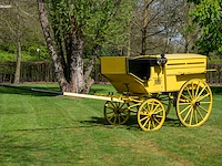 Lonsdale hound van